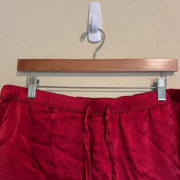 Cozy Earth Red Serenity Silk Classic Pajama Shorts XXL - Picture 9 of 12